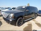 GMC Yukon Denali Image 16