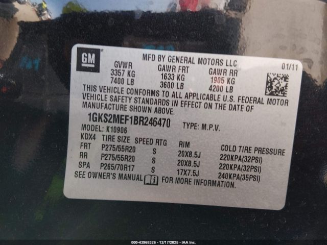 GMC Yukon Denali Image 2