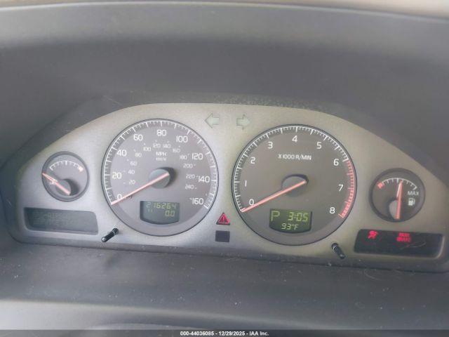 Volvo V70 Xc Image 4