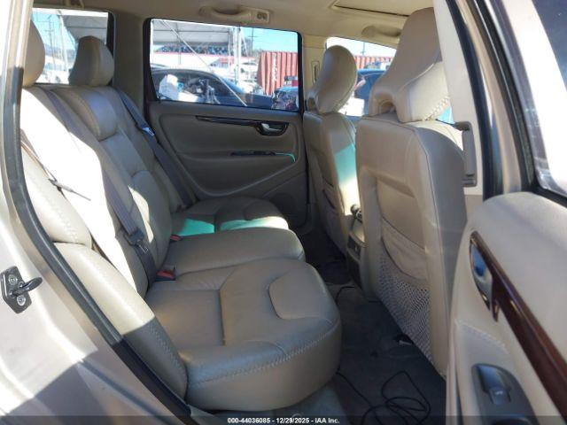 Volvo V70 Xc Image 15