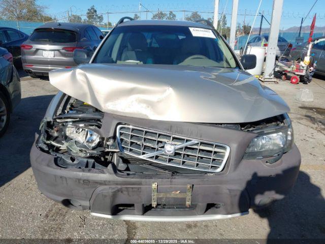 Volvo V70 Xc Image 12