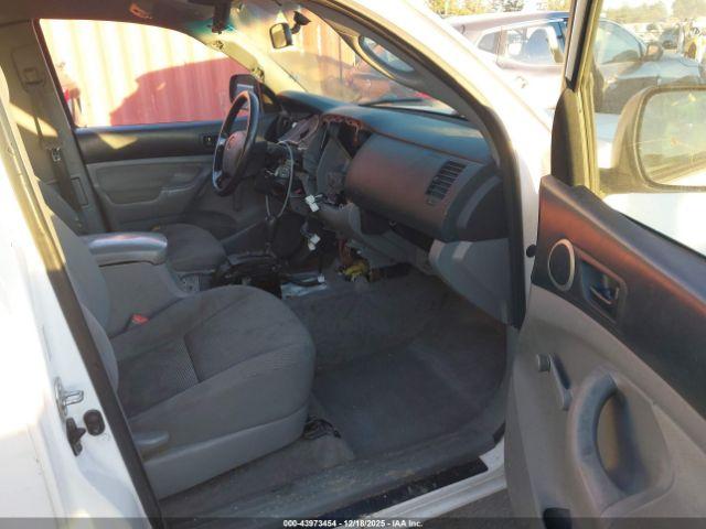 Toyota Tacoma Image 7