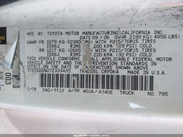 Toyota Tacoma Image 12