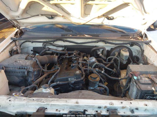 Toyota Tacoma Image 6