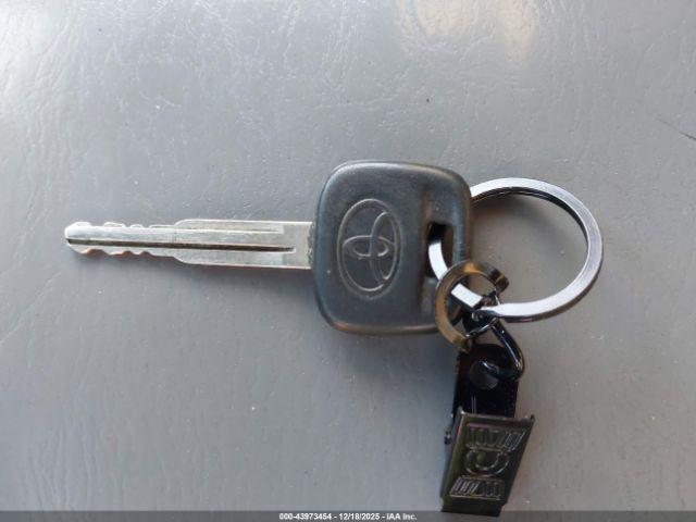 Toyota Tacoma Image 9