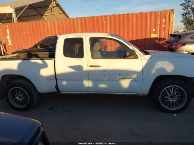 Toyota Tacoma Image 8