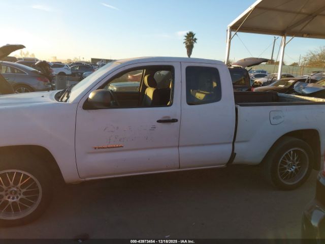 Toyota Tacoma Image 14