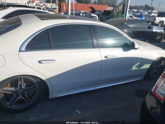 Mercedes-Benz S-Class 4matic Image 18