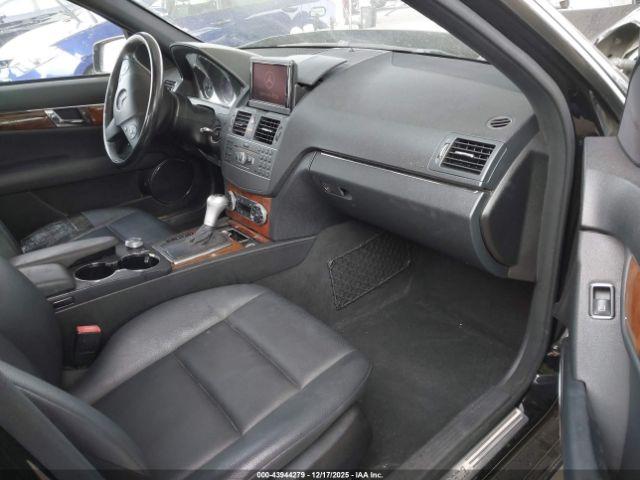 Mercedes-Benz C-Class Image 16