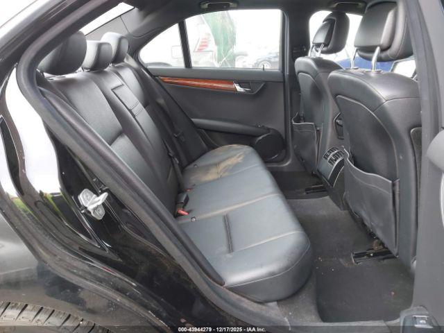 Mercedes-Benz C-Class Image 14