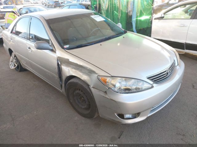 Toyota Camry Le Image 1