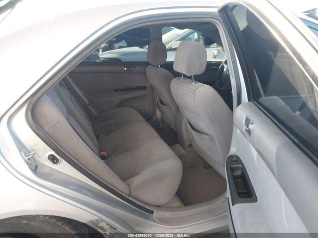 Toyota Camry Le Image 13