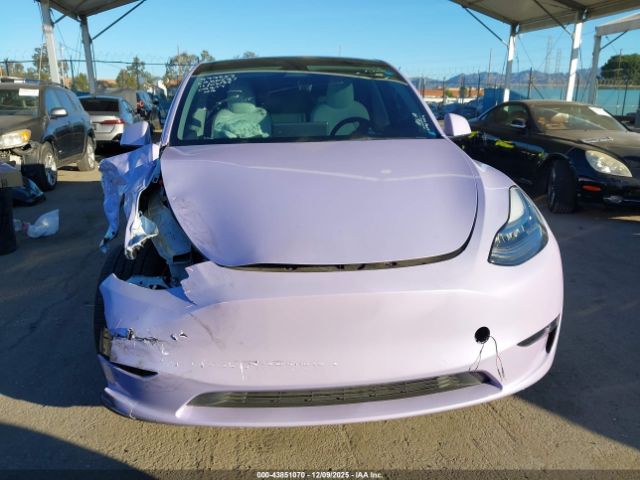 Tesla Model Y Long Range Dual Motor All-wheel Drive Image 11