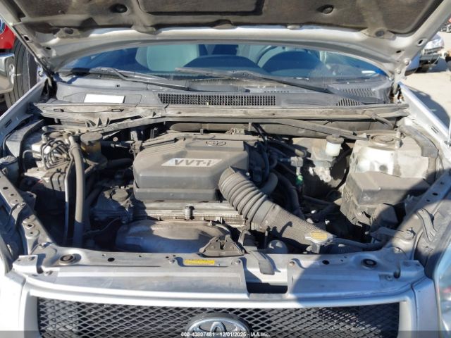 Toyota RAV4 Image 16