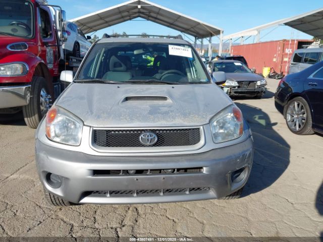 Toyota RAV4 Image 11