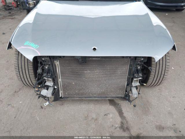 Mercedes-Benz E-Class Image 11