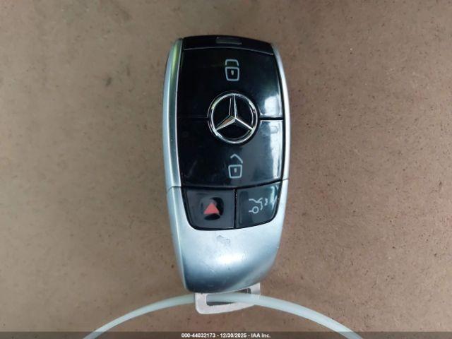 Mercedes-Benz E-Class Image 3