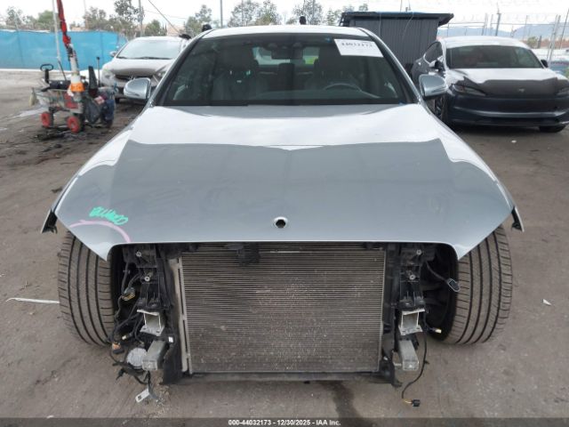 Mercedes-Benz E-Class Image 13