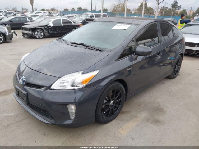 Toyota Prius Four Image 17