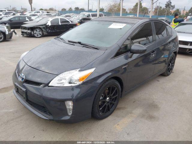 Toyota Prius Four Image 17