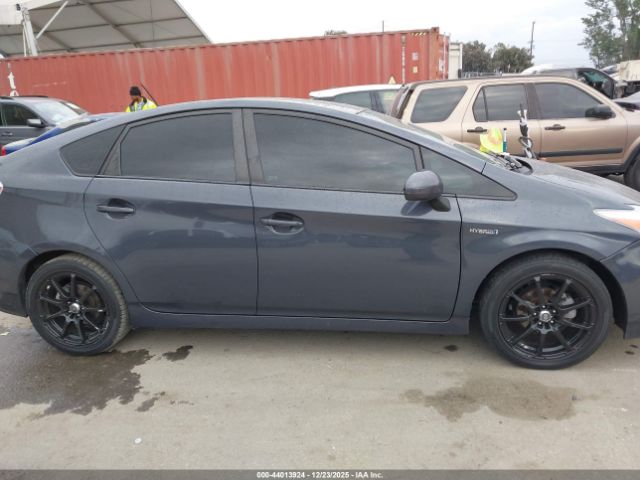 Toyota Prius Four Image 10