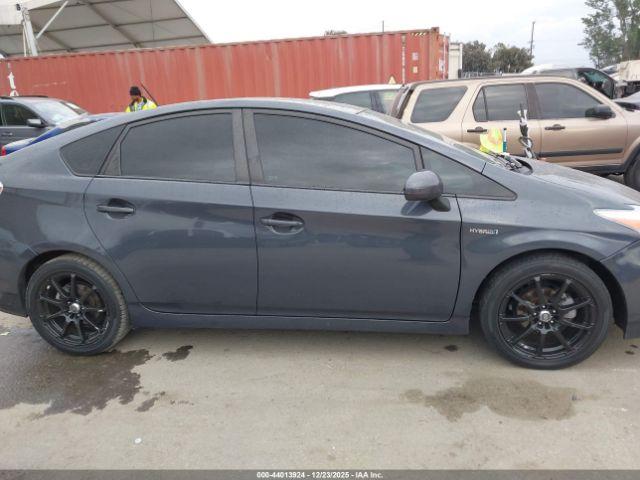 Toyota Prius Four Image 10