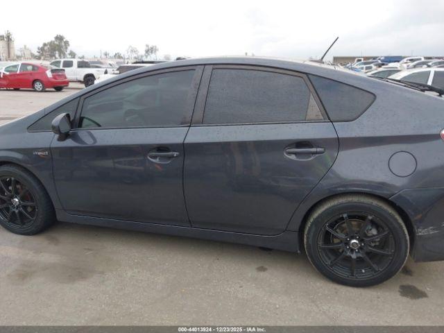 Toyota Prius Four Image 14