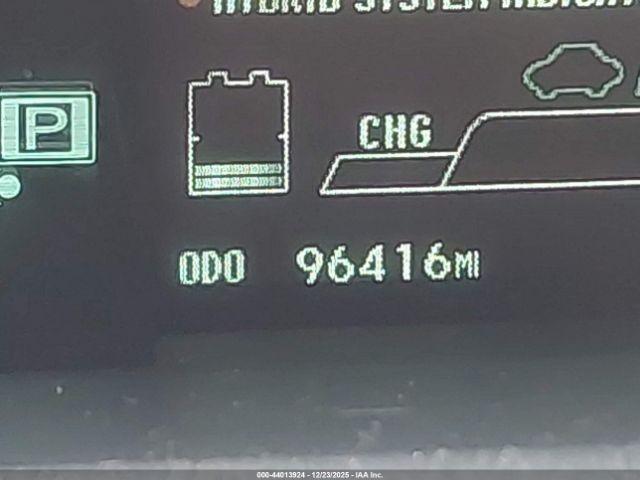 Toyota Prius Four Image 15