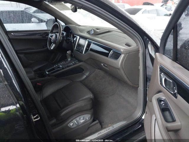 Porsche Macan S Image 11