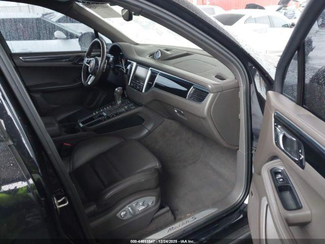 Porsche Macan S Image 11