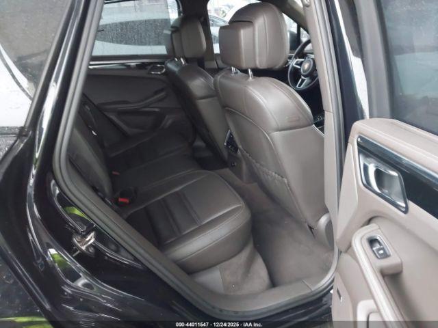 Porsche Macan S Image 4