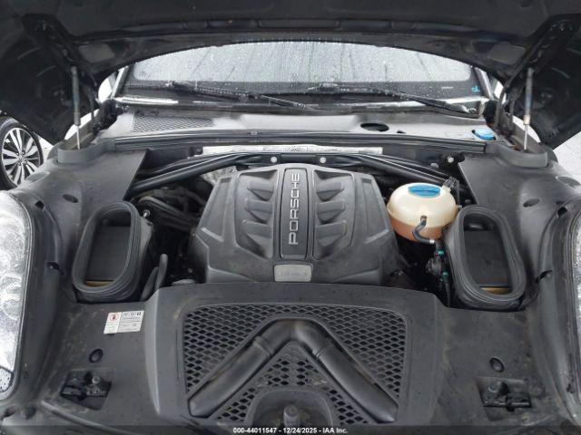 Porsche Macan S Image 16
