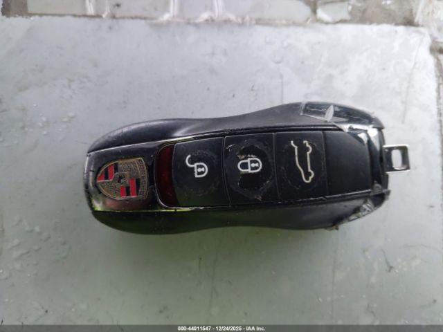 Porsche Macan S Image 12