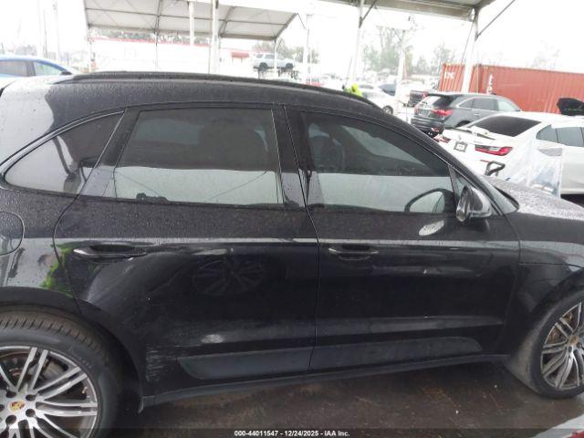 Porsche Macan S Image 18