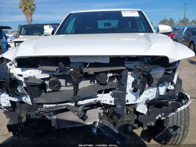 Toyota Tacoma Sr5 Image 3