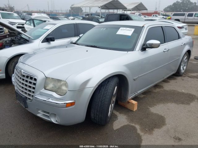 Chrysler 300c Image 11