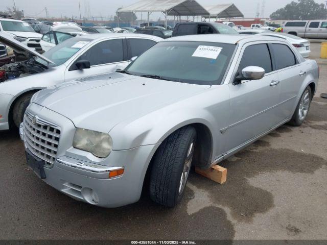 Chrysler 300c Image 11