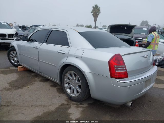 Chrysler 300c Image 2