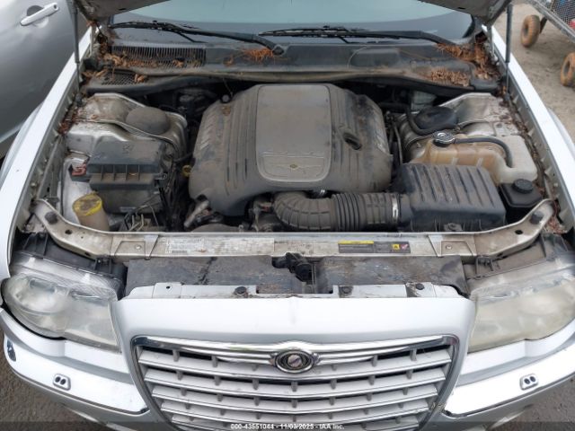 Chrysler 300c Image 14