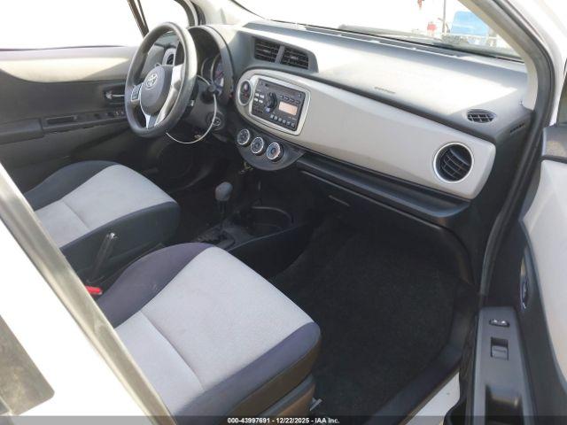 Toyota Yaris Le Image 15