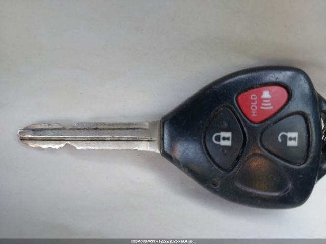 Toyota Yaris Le Image 5