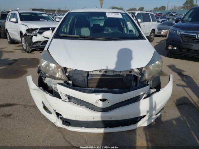 Toyota Yaris Le Image 7