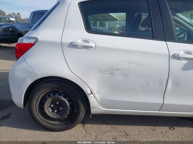 Toyota Yaris Le Image 8