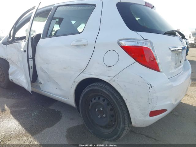 Toyota Yaris Le Image 13