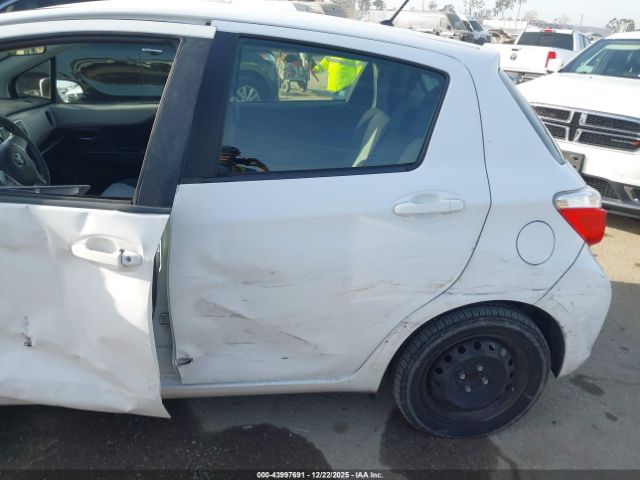 Toyota Yaris Le Image 14