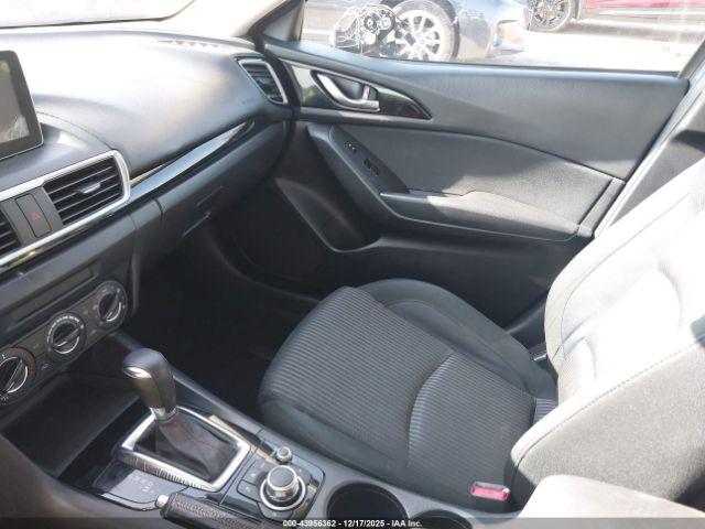 Mazda Mazda3 I Touring Image 7