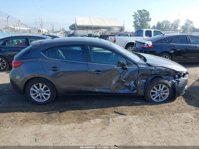 Mazda Mazda3 I Touring Image 9