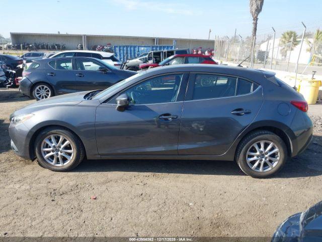 Mazda Mazda3 I Touring Image 6