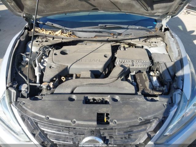 Nissan Altima Image 15