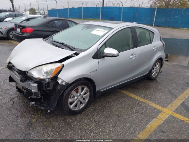 Toyota Prius c Three Image 19